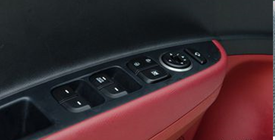 Hyundai i10 2018 cửa xe