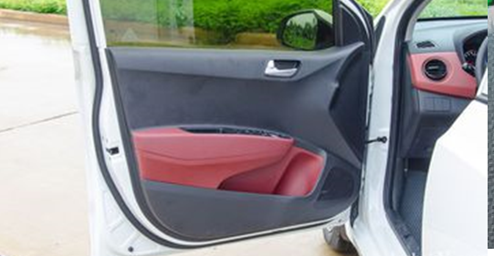 Hyundai i10 2018 cửa xe