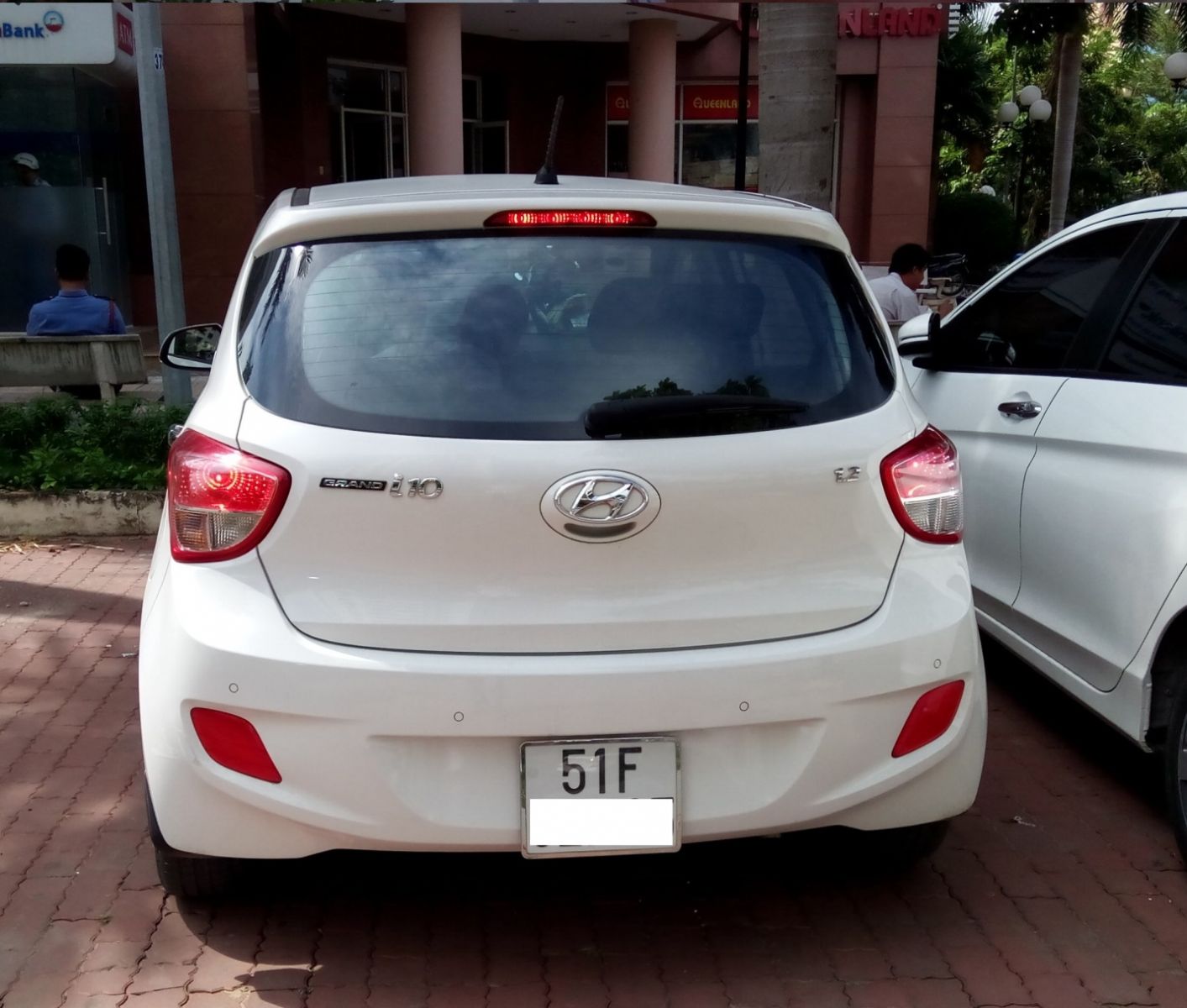 Hyundai i10 2018 màu trắng