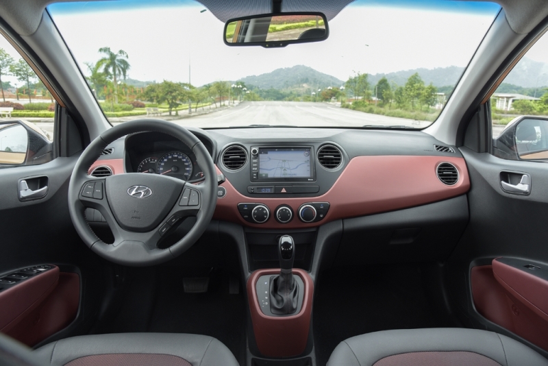 Hyundai i10 2018 tổng quan khoang xe