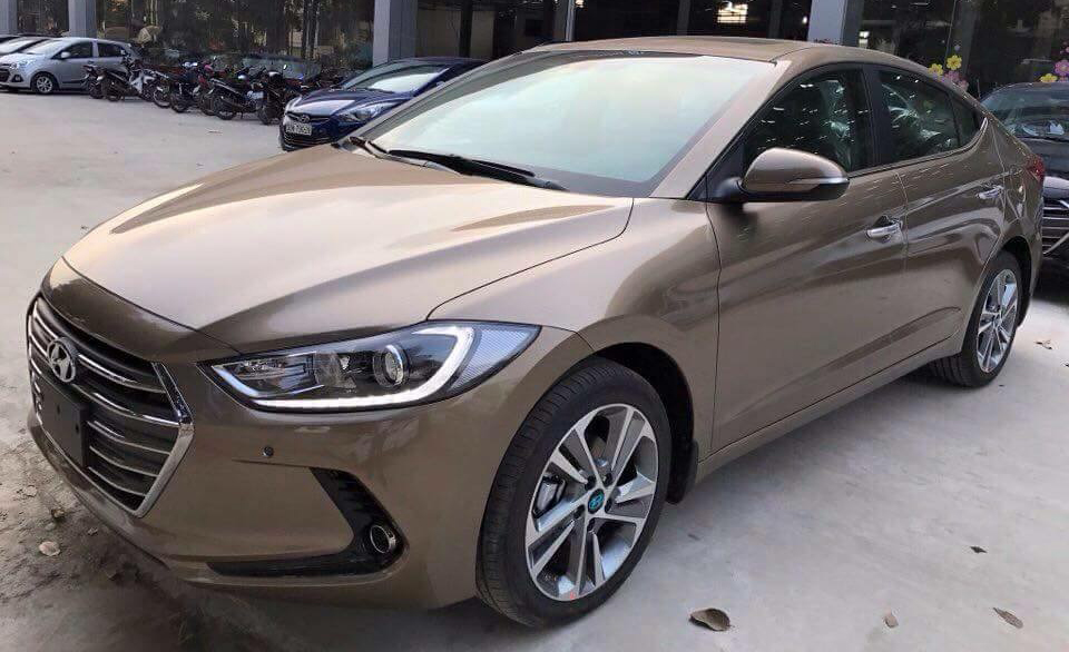 Hyundai Elantra 1.6 AT 620 triệu
