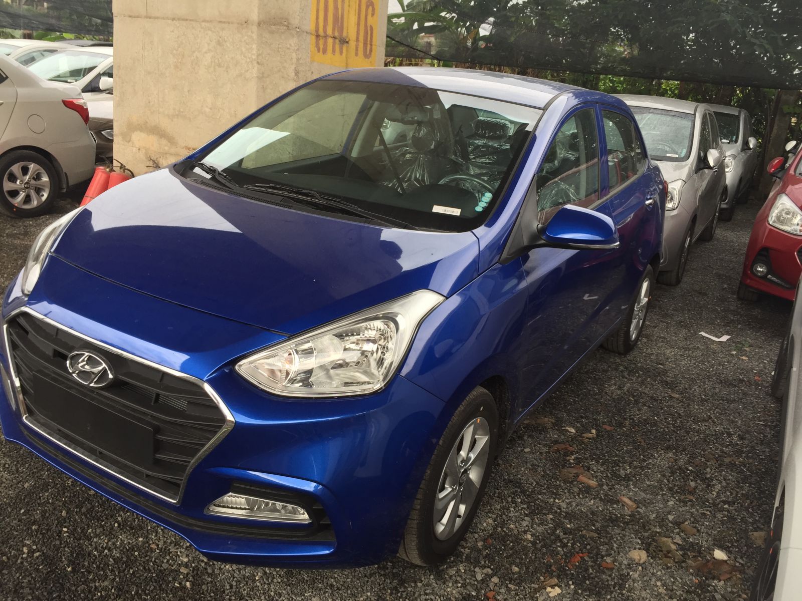 Hyundai Grand i10 1.2 AT Sedan